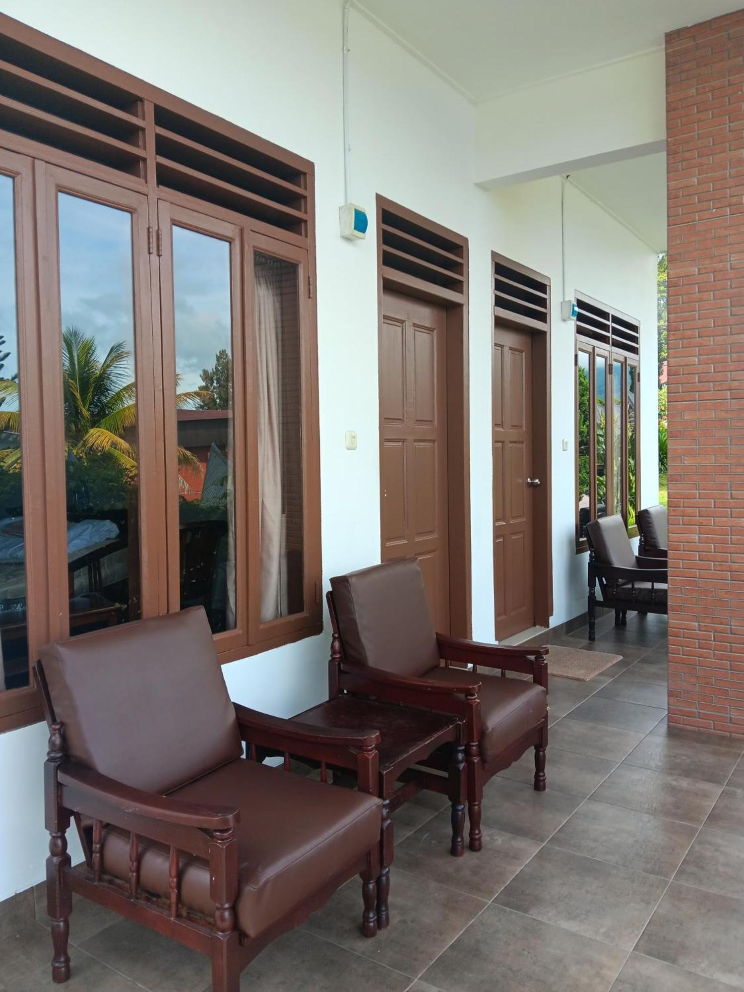 Toledo Inn Tuk Tuk Luaran gambar